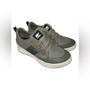 SOREL Women 10.5 Out N About III Low Waterproof Sneaker in Stone Green/Sea Salt